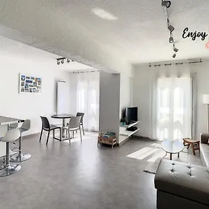  Appartement Au Pied Du Château De L'empéri